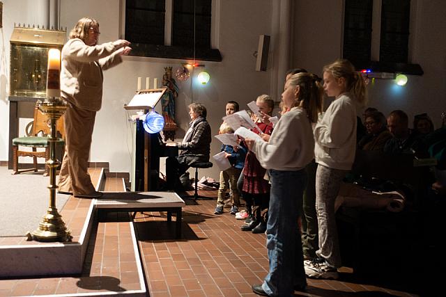 200251109 0168 DSC08175